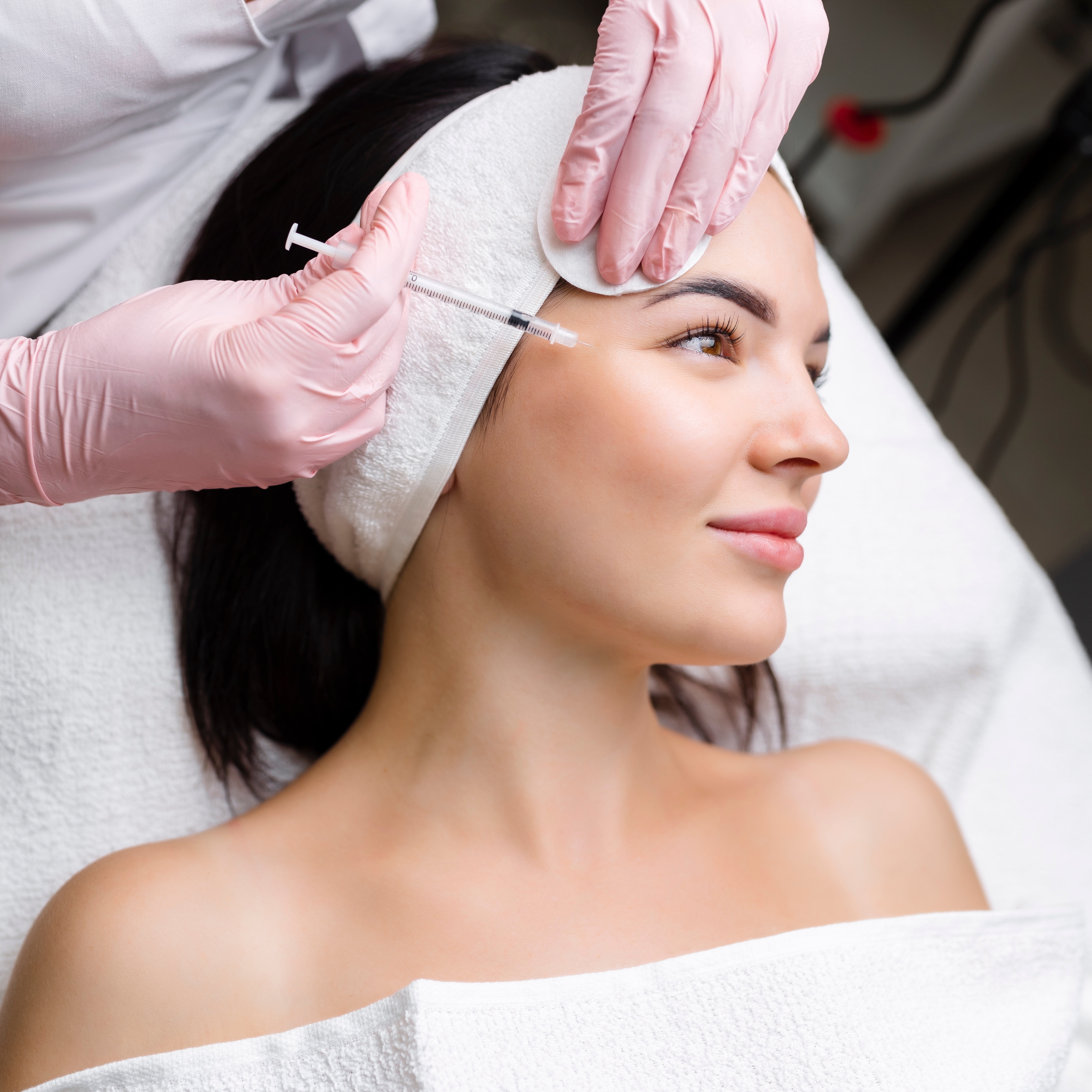 Provider performing a Botox injection on a patient at Desert Med Rejuvenation.